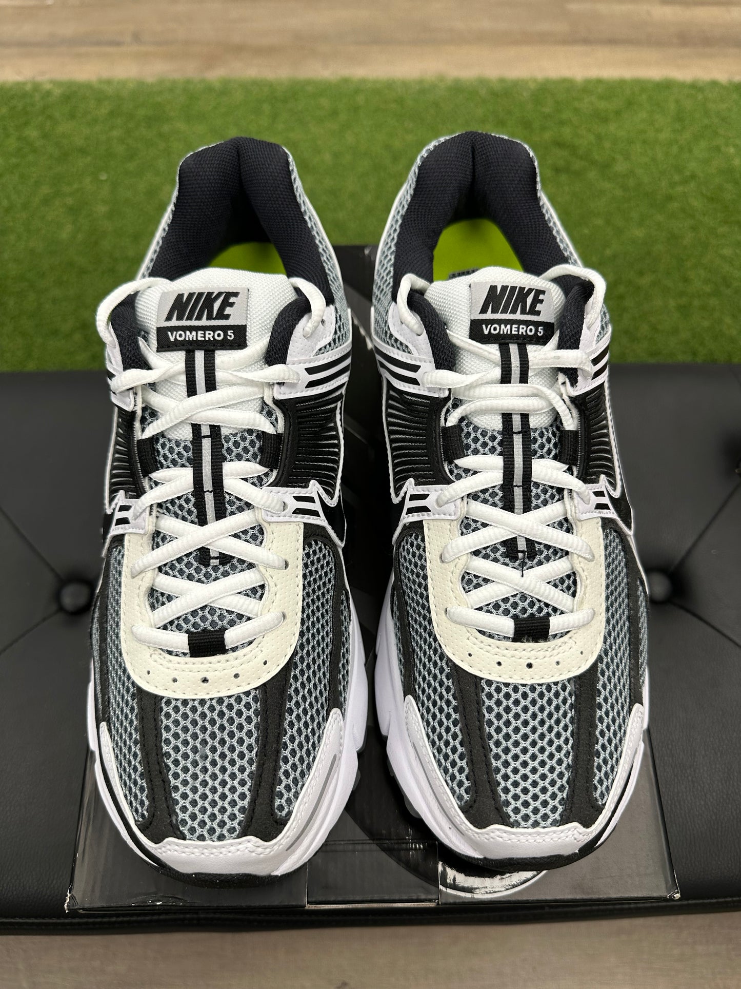 Nike Zoom Vomero 5 SE SP Dark Grey Black White - Size 10.5