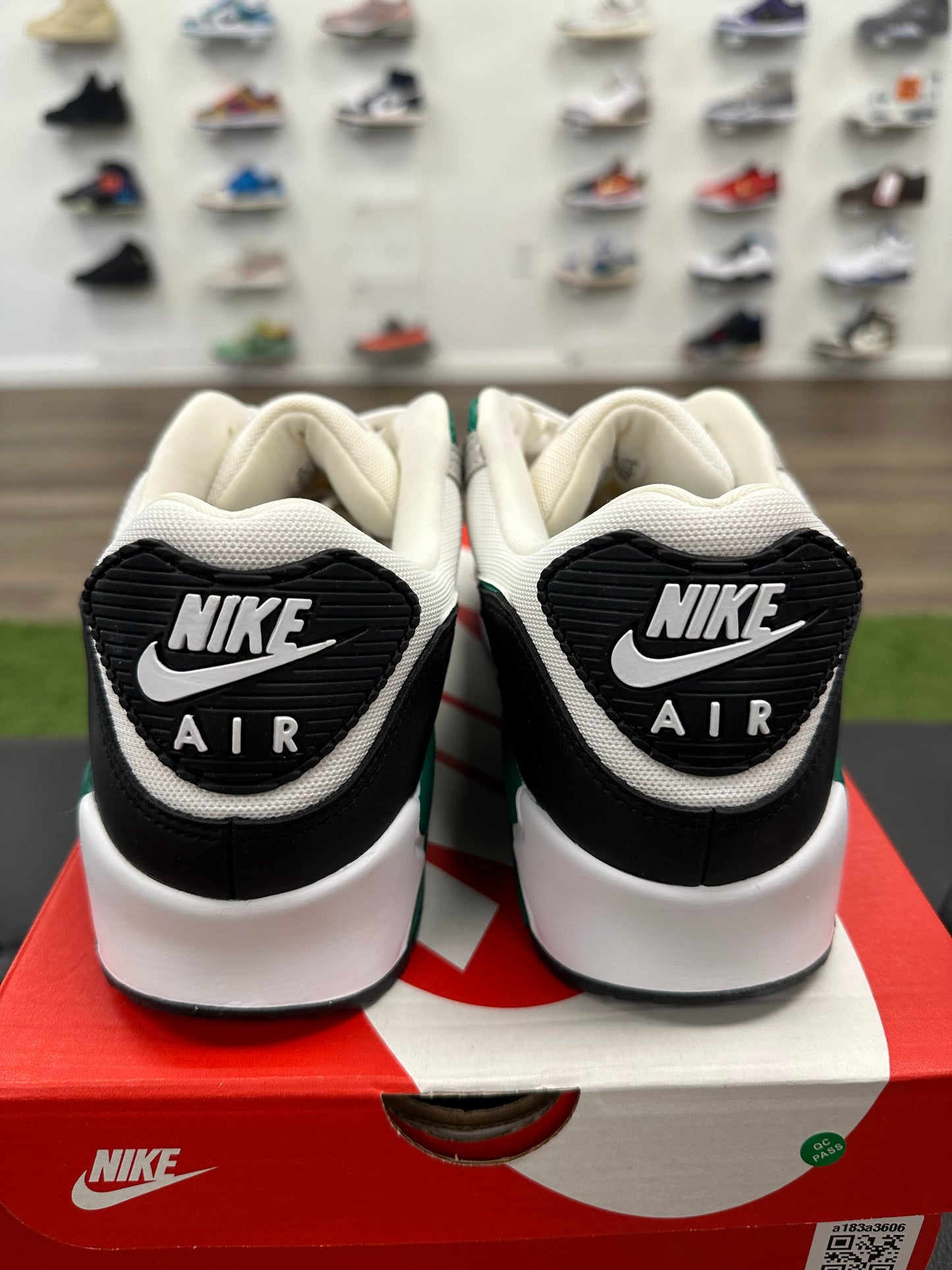 Nike Air Max 90 Malachite - Size 10