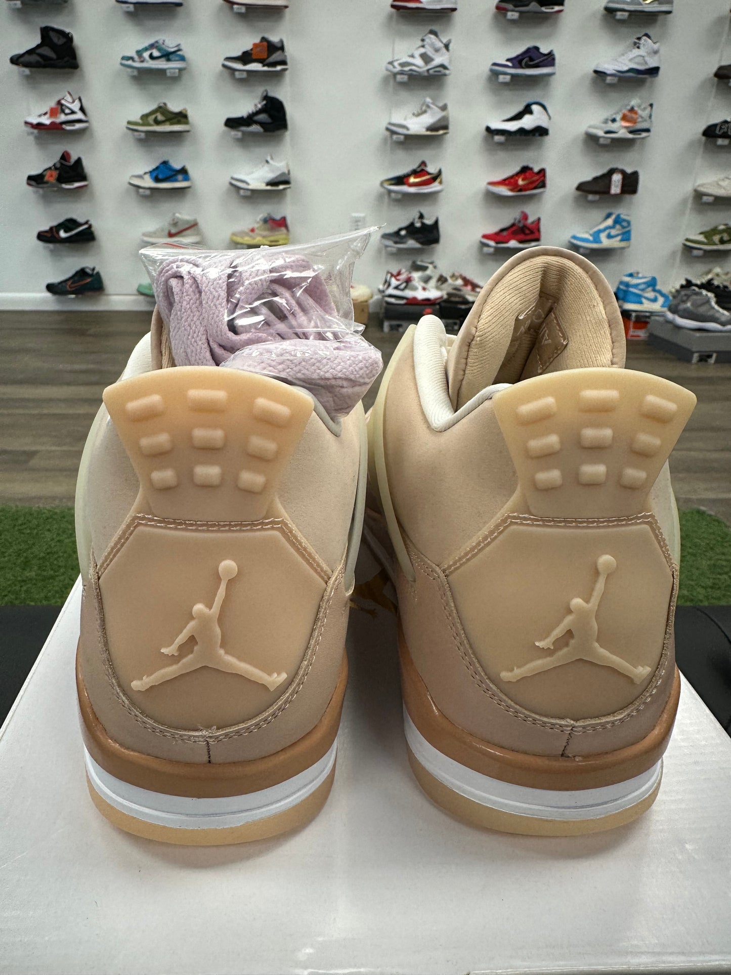 Jordan 4 Retro Shimmer - Size 10M 11.5W