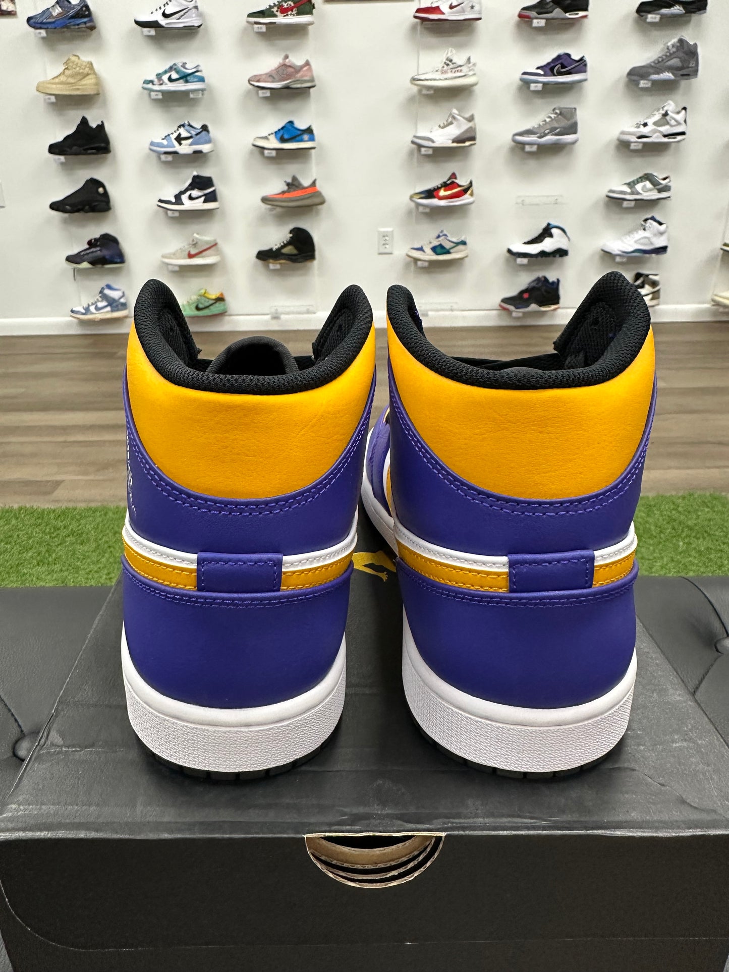 Jordan 1 Mid Lakers (2022) - Size 10