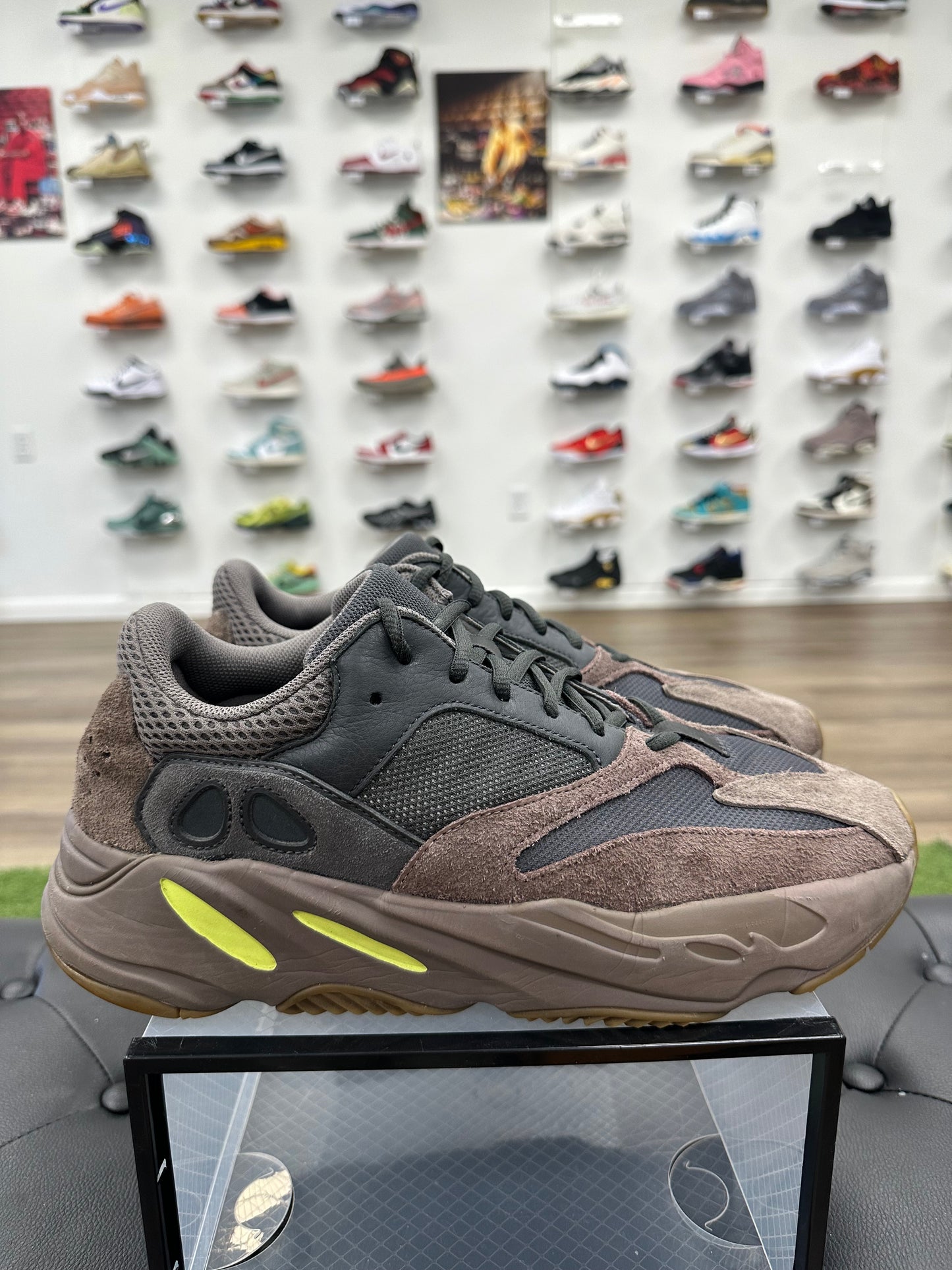 adidas Yeezy Boost 700 Mauve - Size 12.5 (U)