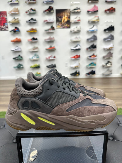 adidas Yeezy Boost 700 Mauve - Size 12.5 (U)