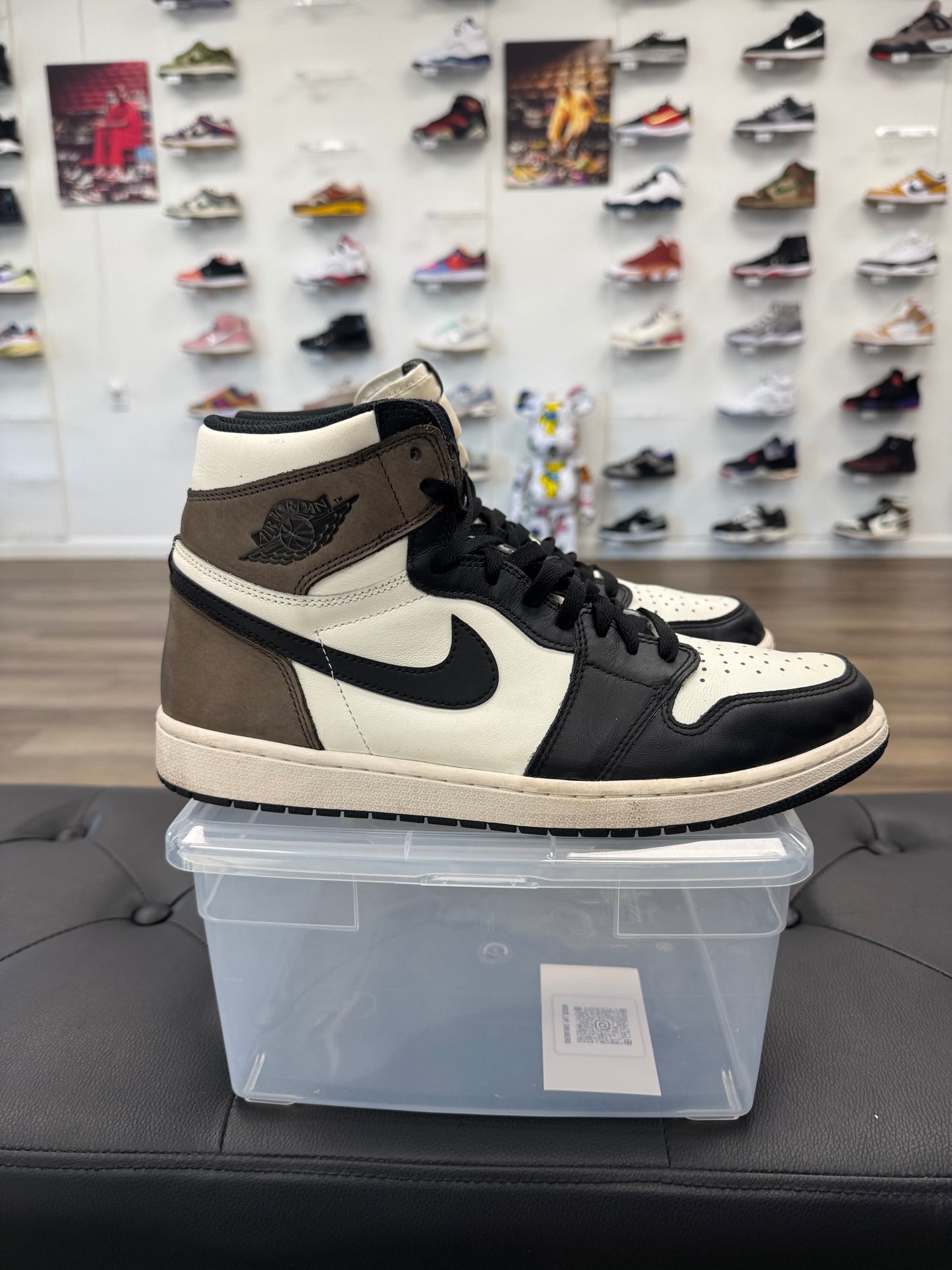Jordan 1 Retro High Dark Mocha - Size 12 (U)