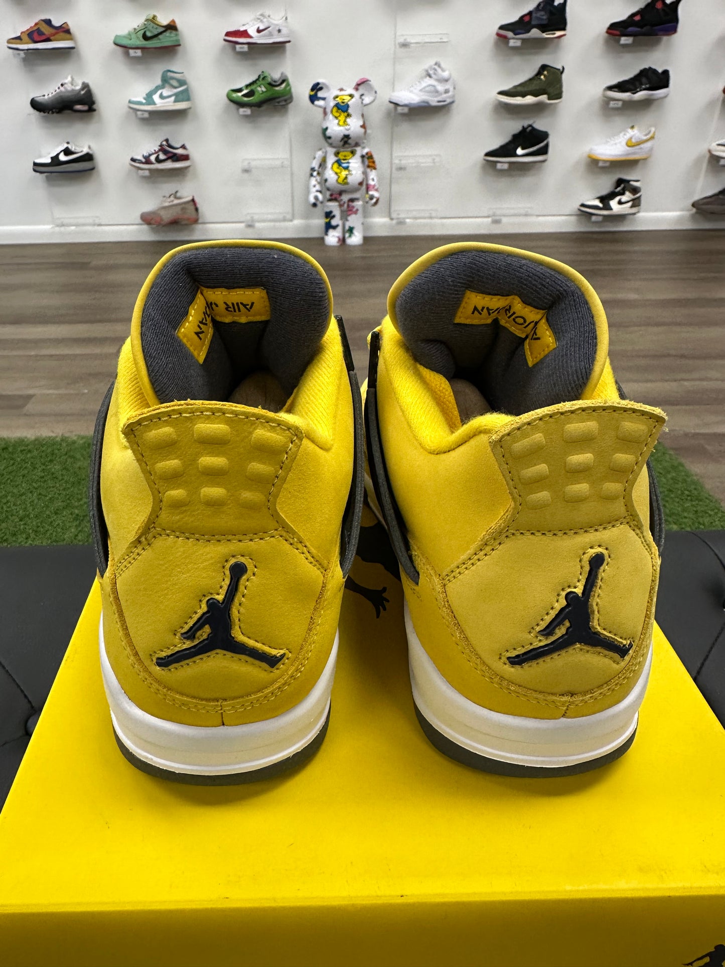 Jordan 4 Retro Lightning (2021) - Size 8.5