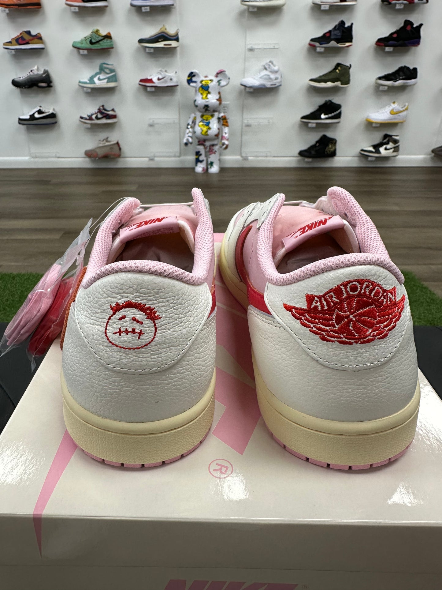 Jordan 1 Retro Low OG SP Travis Scott Sail Tropical Pink - Size 11