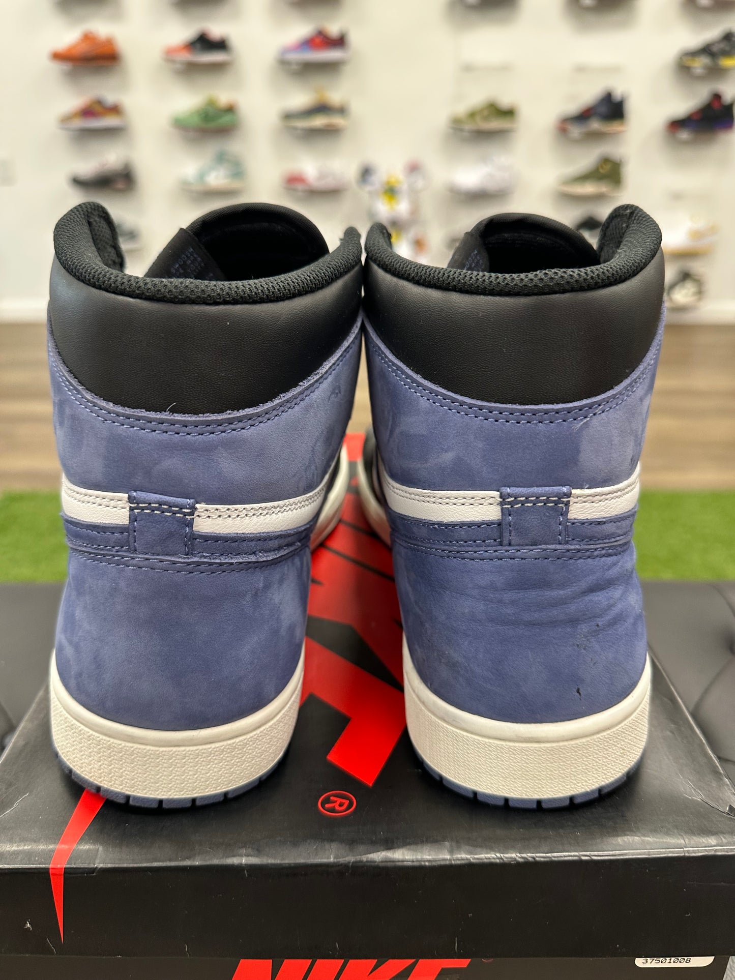 Jordan 1 Retro High Blue Moon - Size 12 (U)