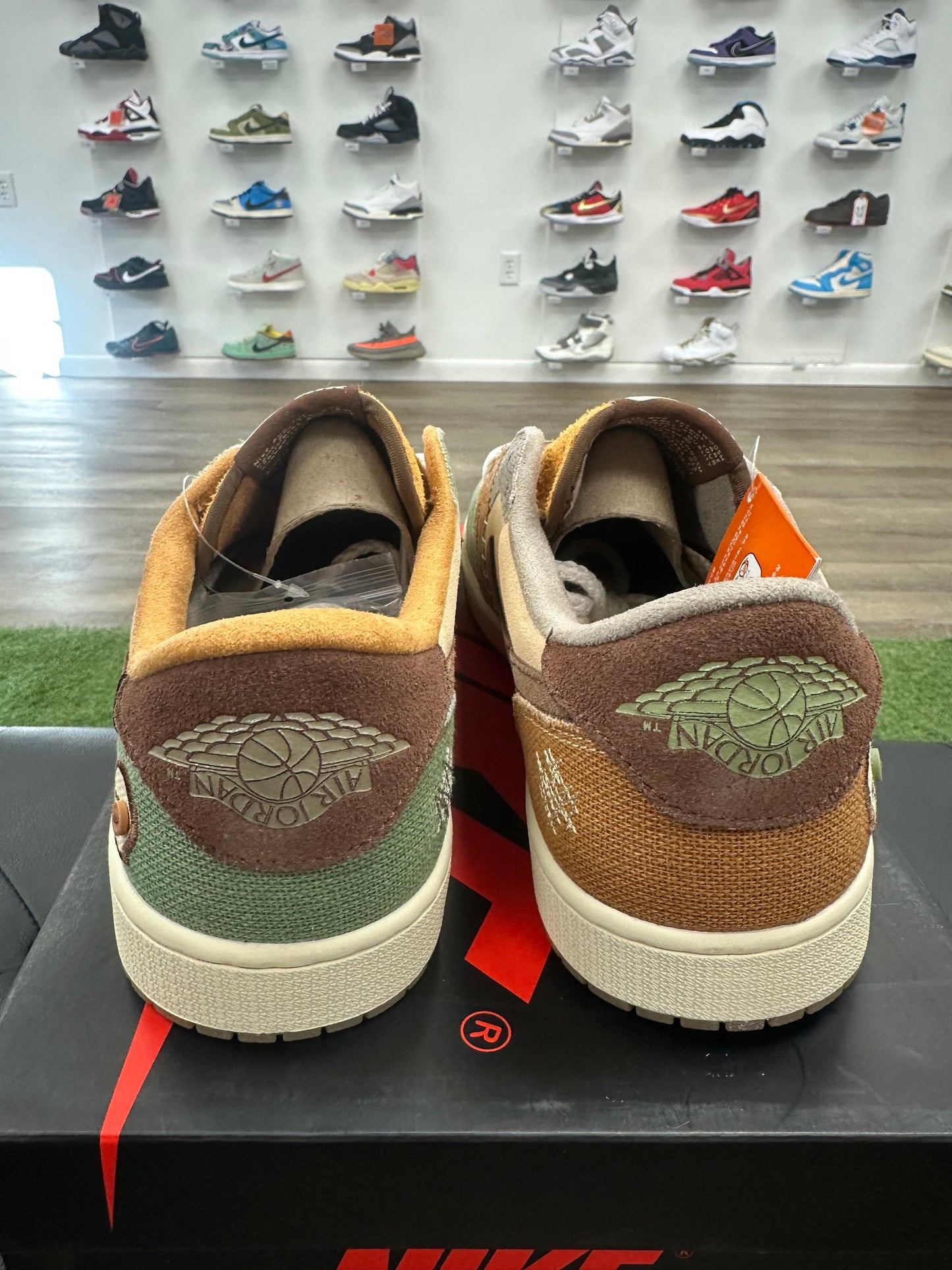 Jordan 1 Retro Low OG Zion Williamson Voodoo - Size 13