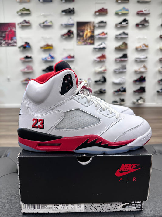 Jordan 5 Retro Fire Red Black Tongue (2025) - Size 10 (U)