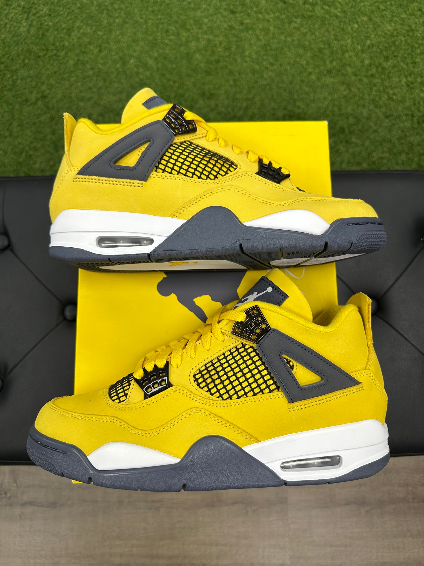 Jordan 4 Retro Lightning (2021) - Size 8.5