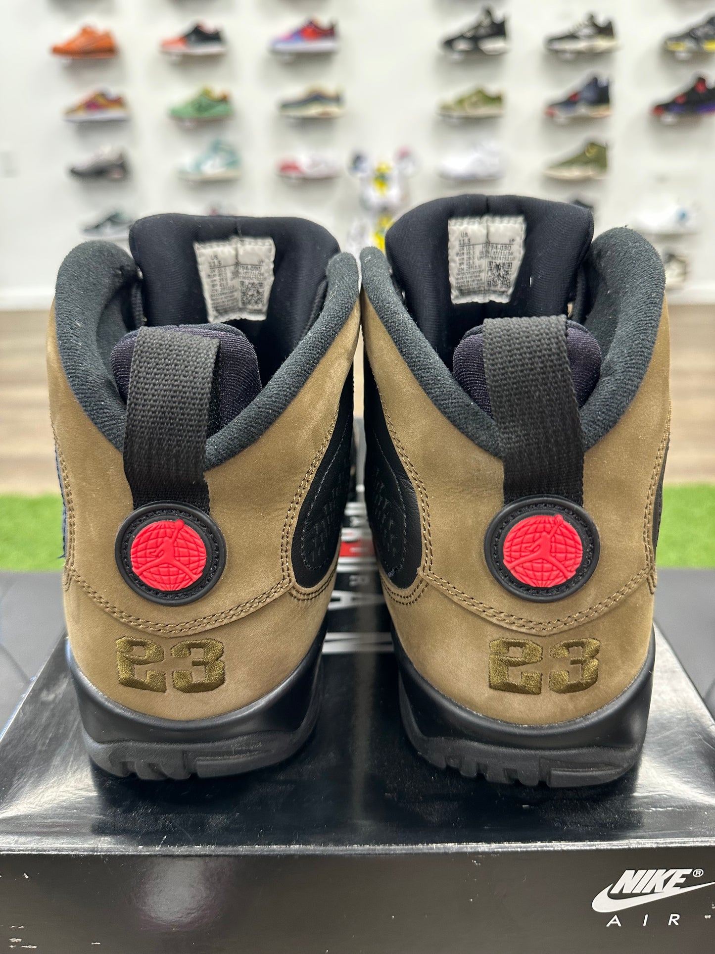 Jordan 9 Retro Olive (2024) - Size 11.5 (U)