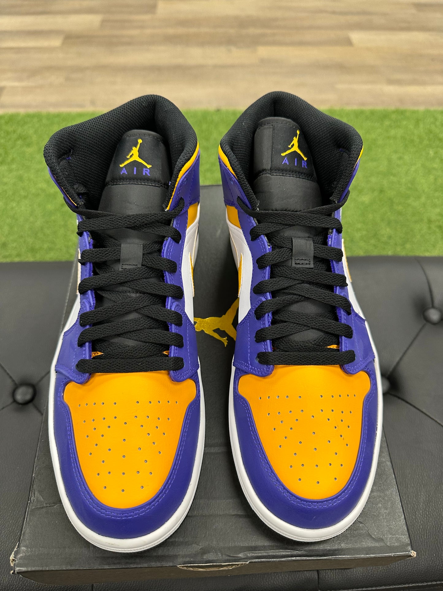Jordan 1 Mid Lakers (2022) - Size 10