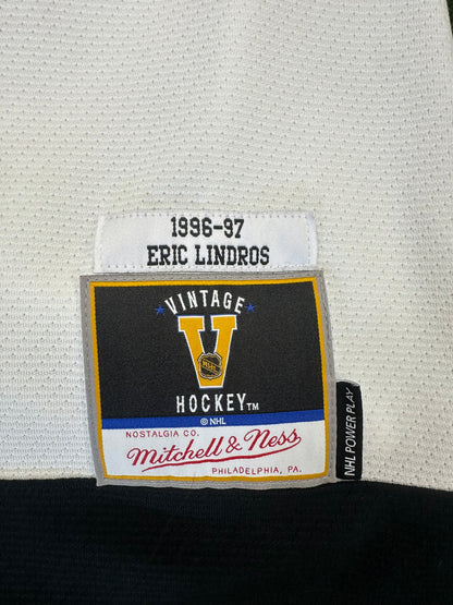 Eric Lindros Philadelphia Flyers 1996-97 White Power Play Player Jersey - Size Medium (U)