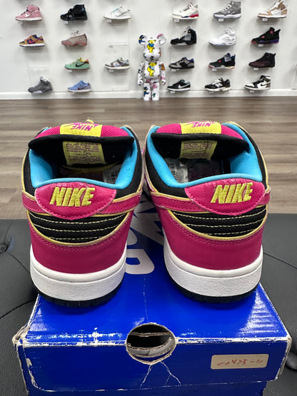 Nike SB Dunk Low Ms. Pacman - Size 8 (U)