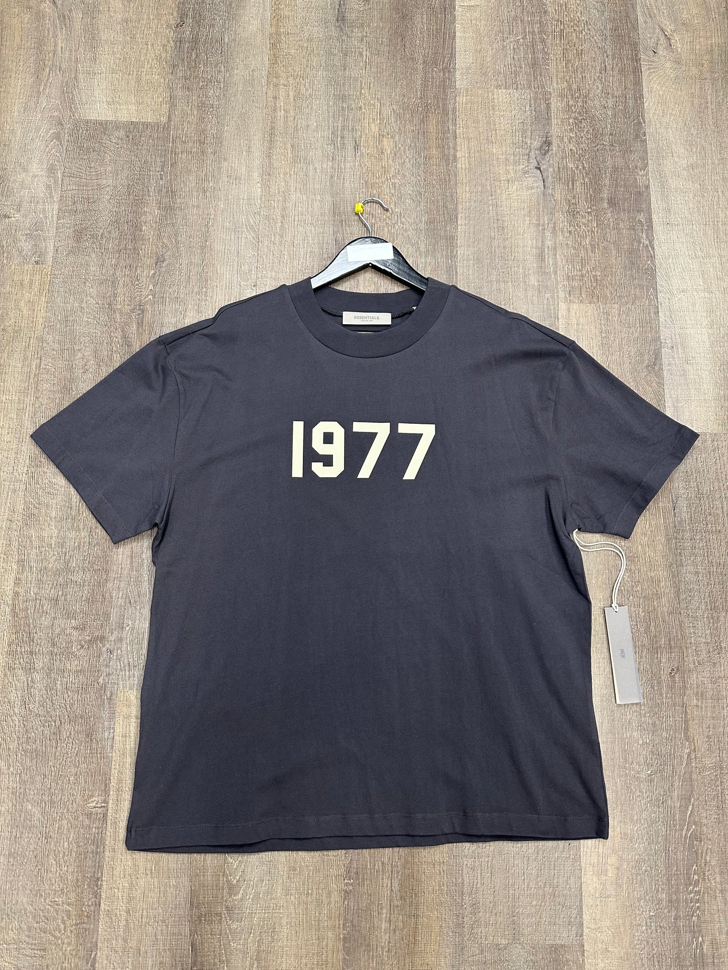 Fear of God Essentials 1977 T-Shirt Iron - Mens