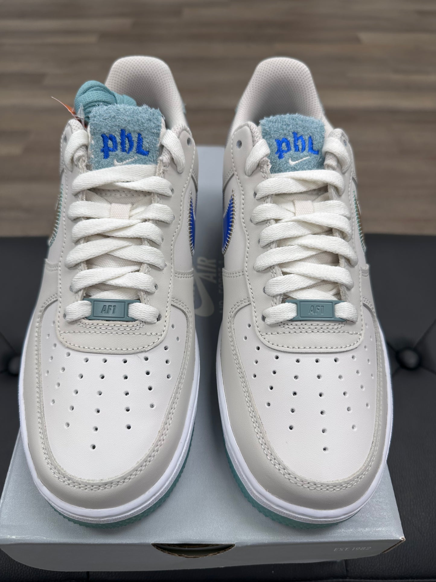Nike Air Force 1 Low '07 Philadelphia - Size 8