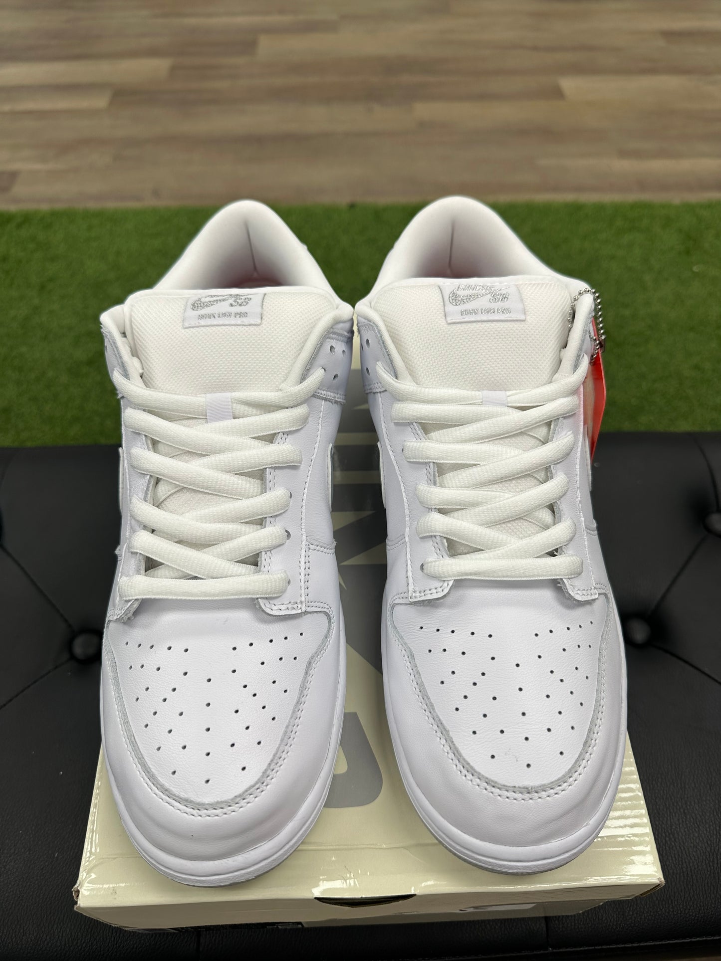 Nike SB Dunk Low Supreme 94 White Metallic Silver - Size 13