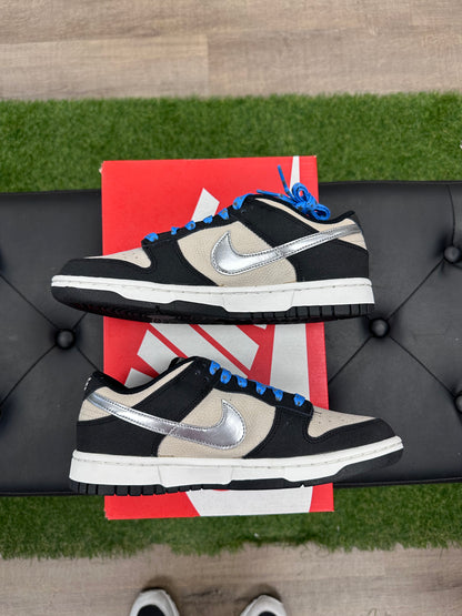 Nike Dunk Low Starry Laces (Women's) - Size 7.5