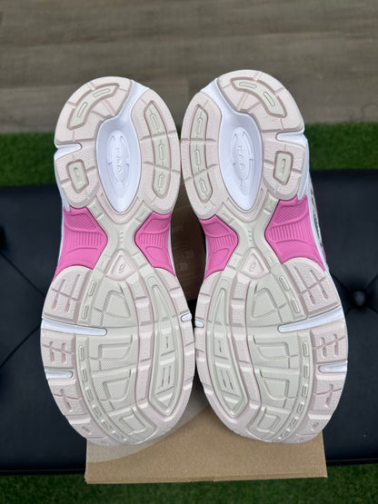 ASICS Gel-1130 White / Dragon Fruit- Size 7Y