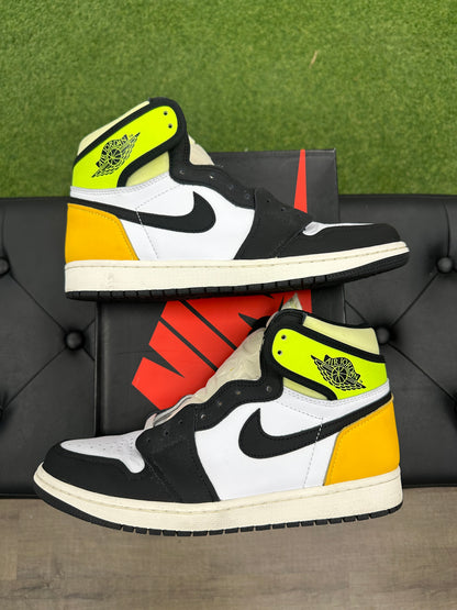 Jordan 1 Retro High White Black Volt University Gold - Size 10 (U)