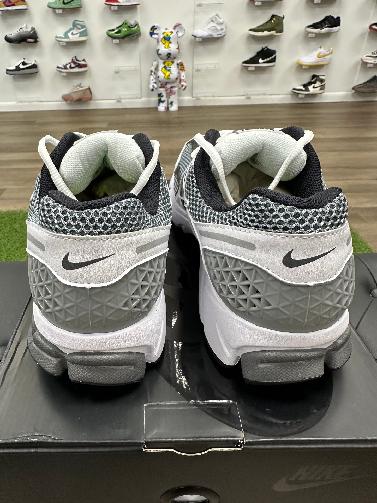 Nike Zoom Vomero 5 SE SP Dark Grey Black White - Size 10.5