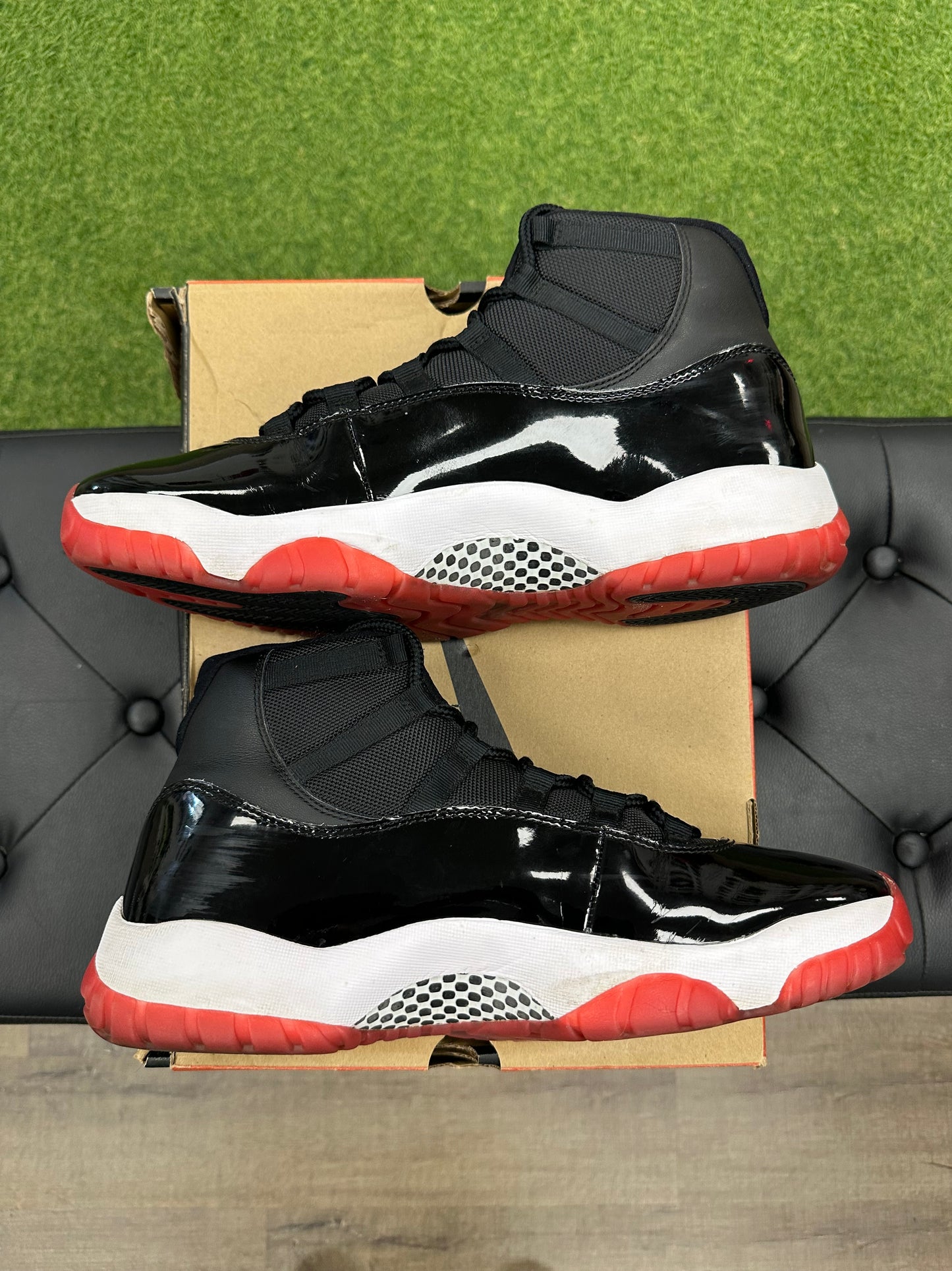 Jordan 11 Retro Playoffs Bred (2019) - Size 12.5 (U)