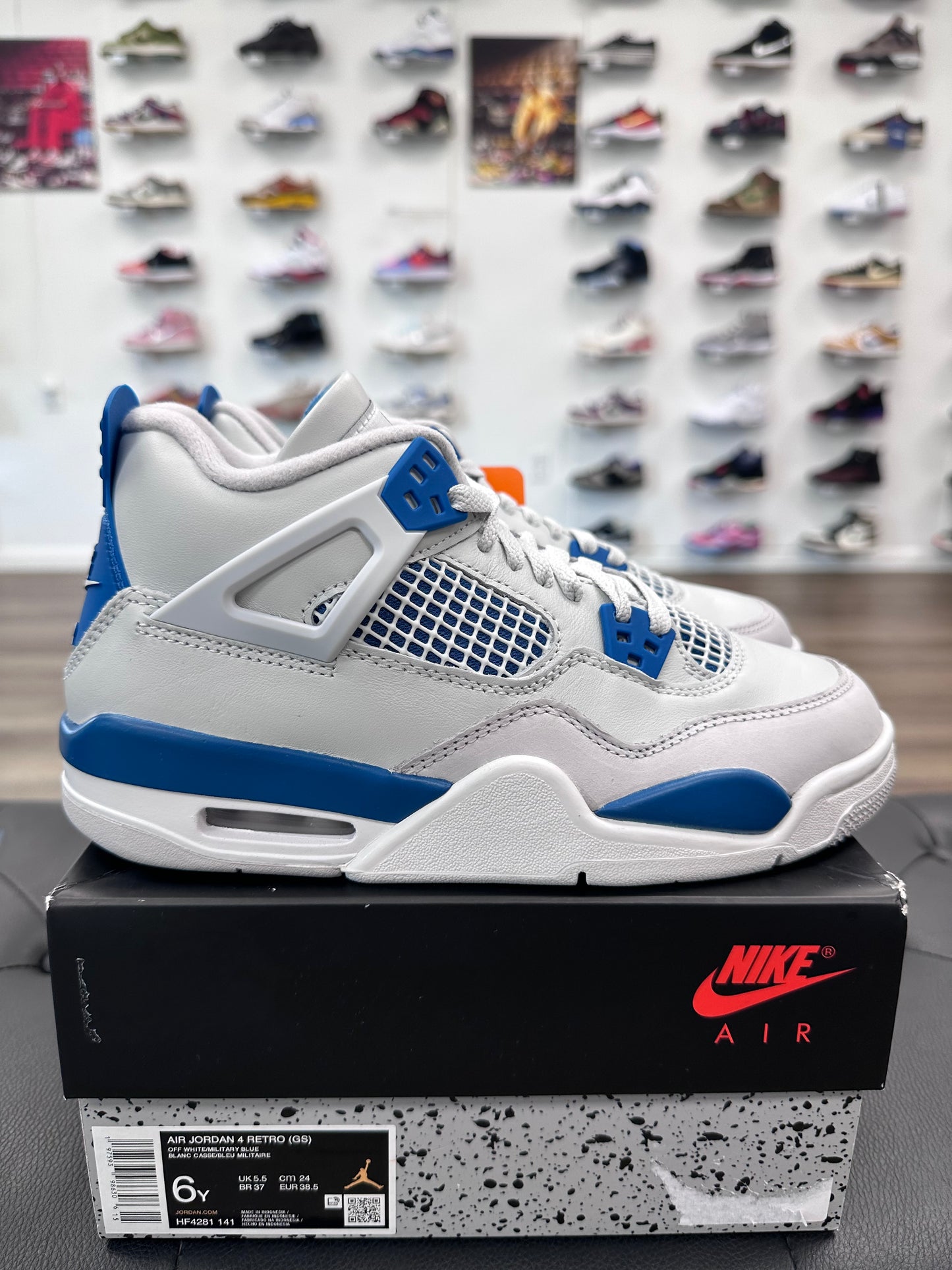 Jordan 4 Retro Military Blue (2024) (GS) - Size 6Y