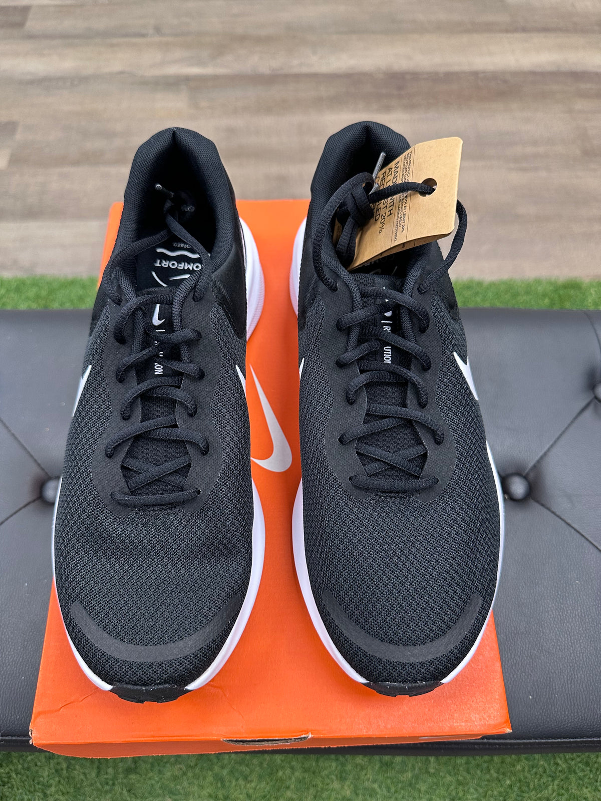 Nike Revolution 7 Black White (Women's) - Size 11.5 (10M)