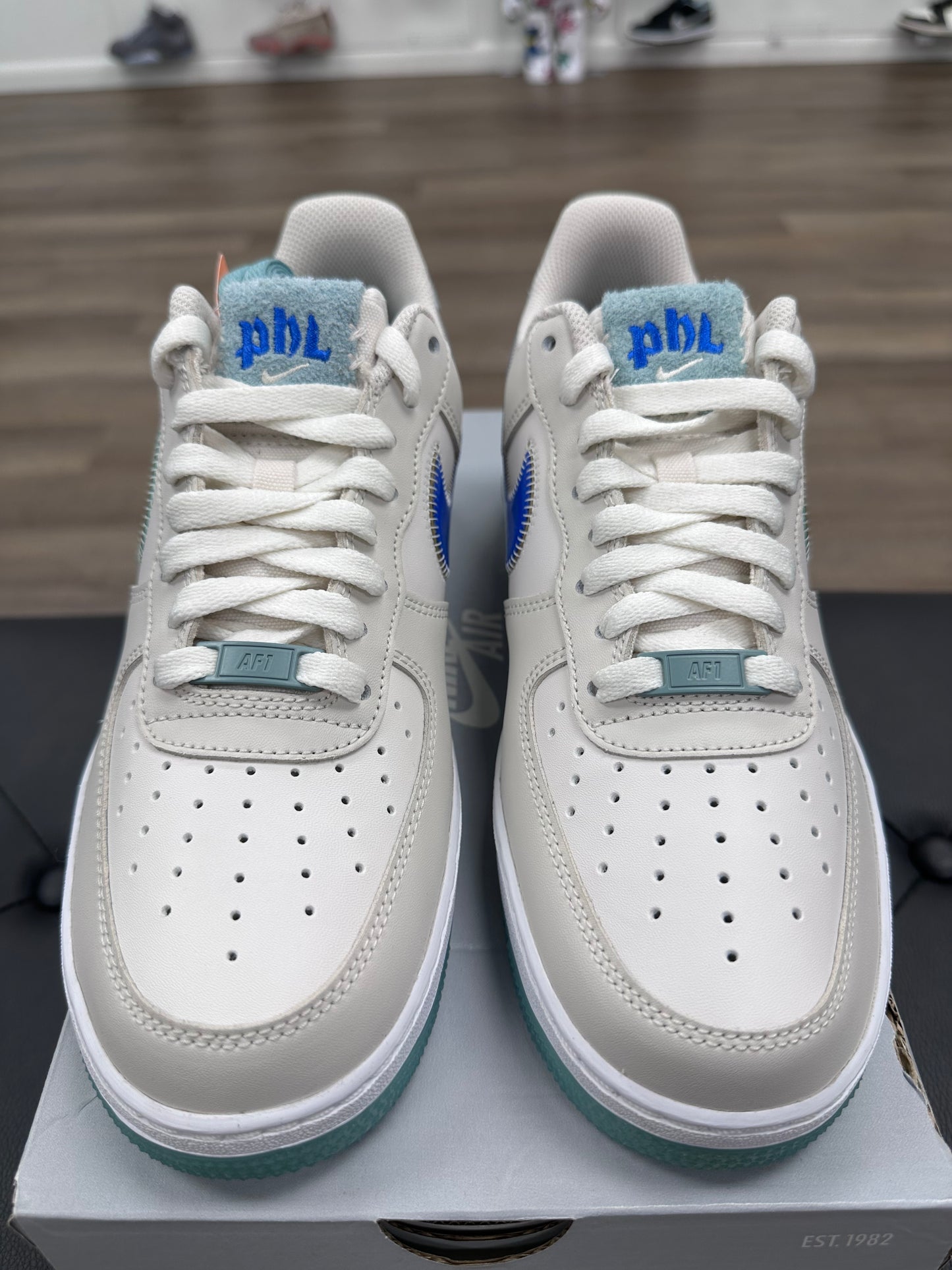 Nike Air Force 1 Low '07 Philadelphia - Size 8.5