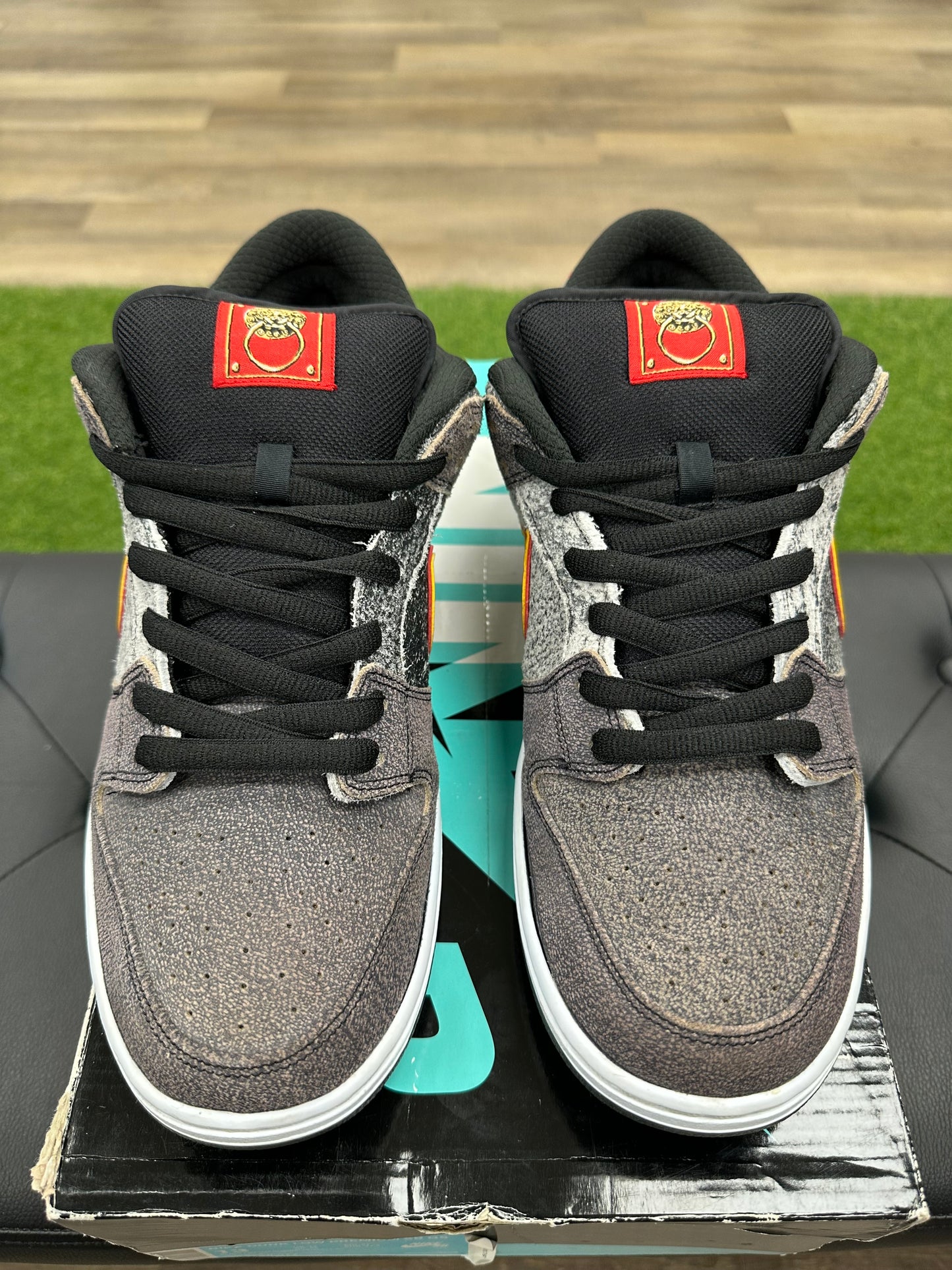 Nike SB Dunk Low Beijing Metallic Gold - Size 13 (U)
