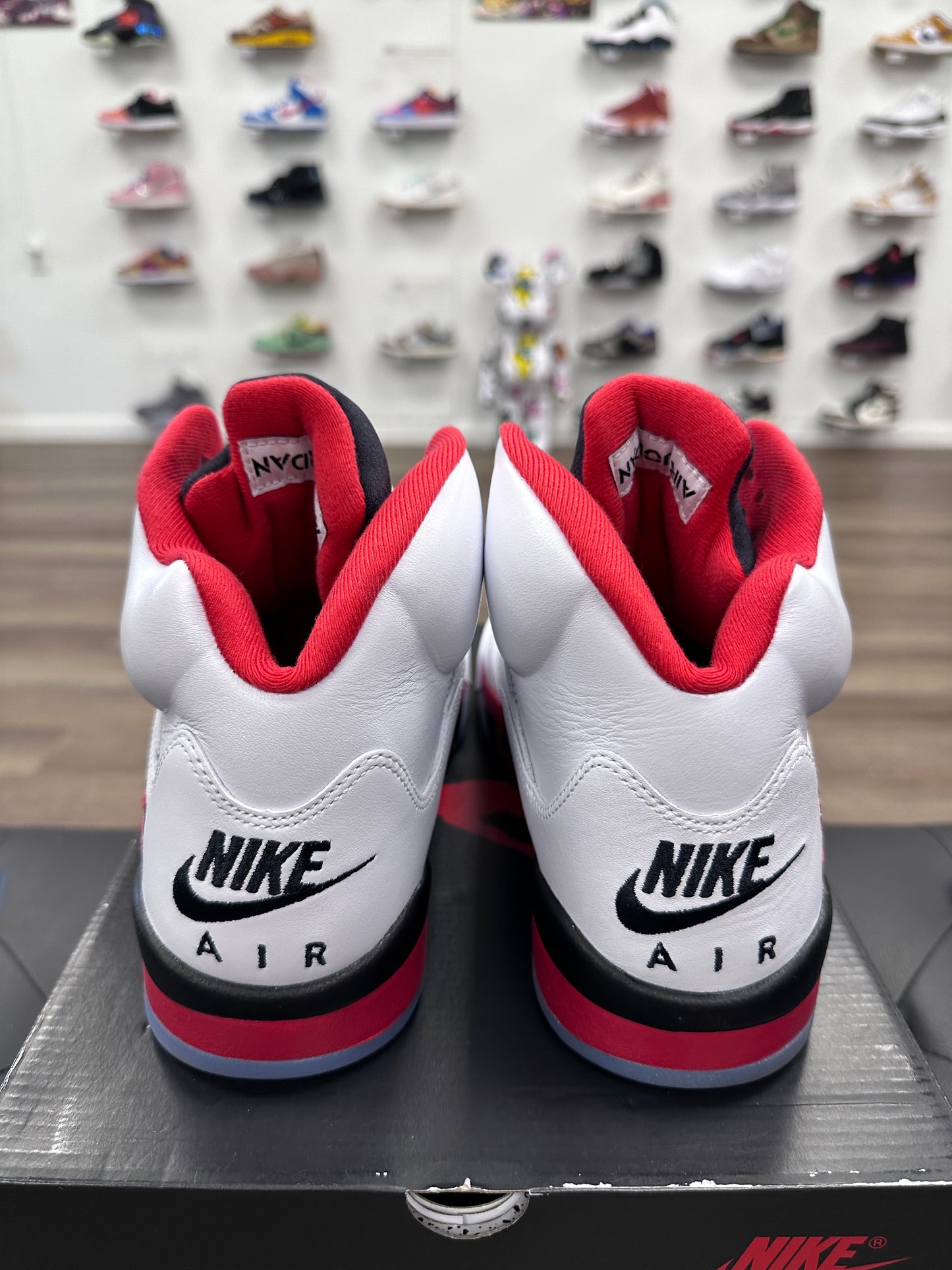 Jordan 5 Retro Fire Red Black Tongue (2025) - Size 10 (U)