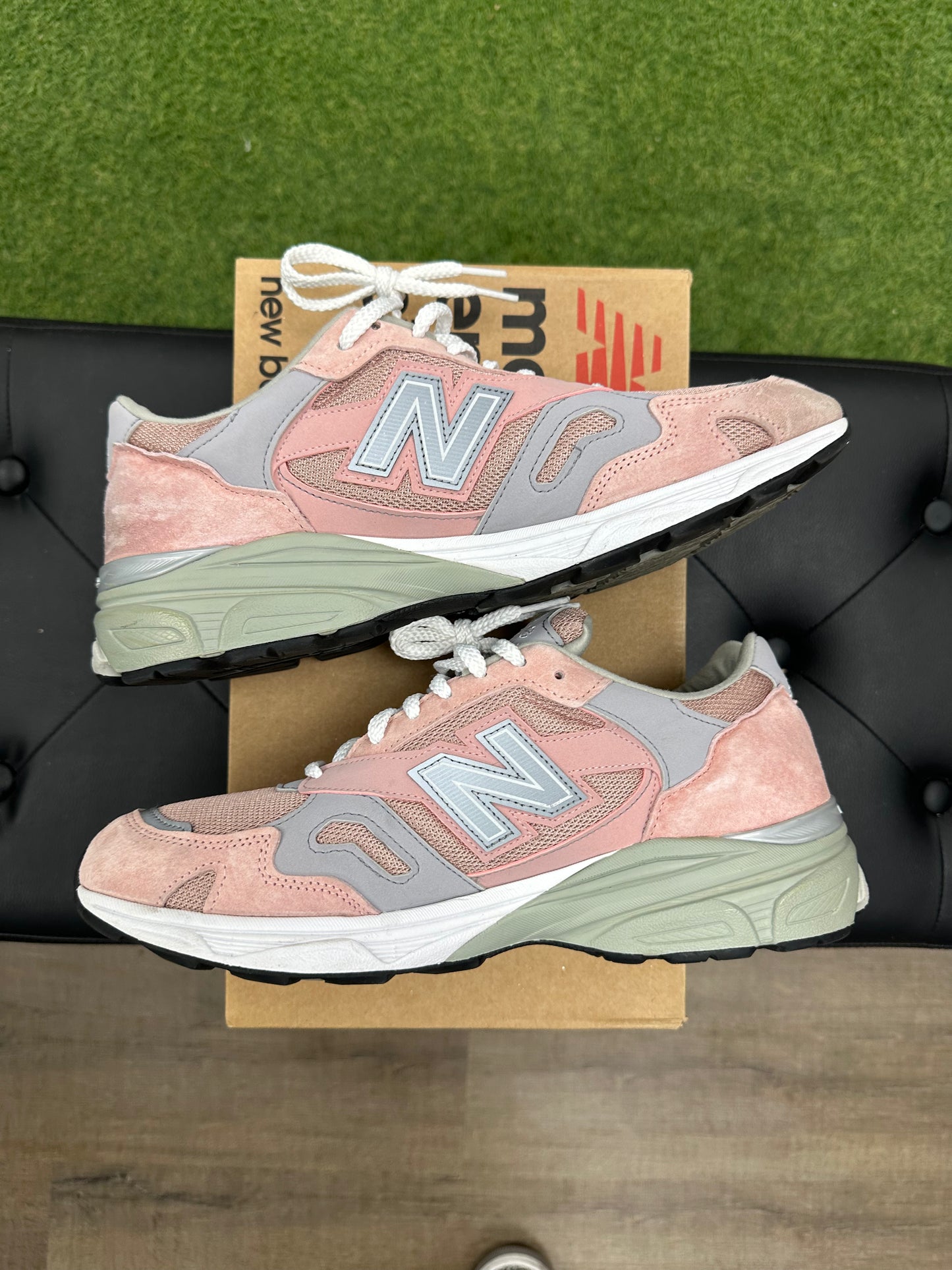 New Balance 920 MiUK Pink Grey - Size 10.5 (U)