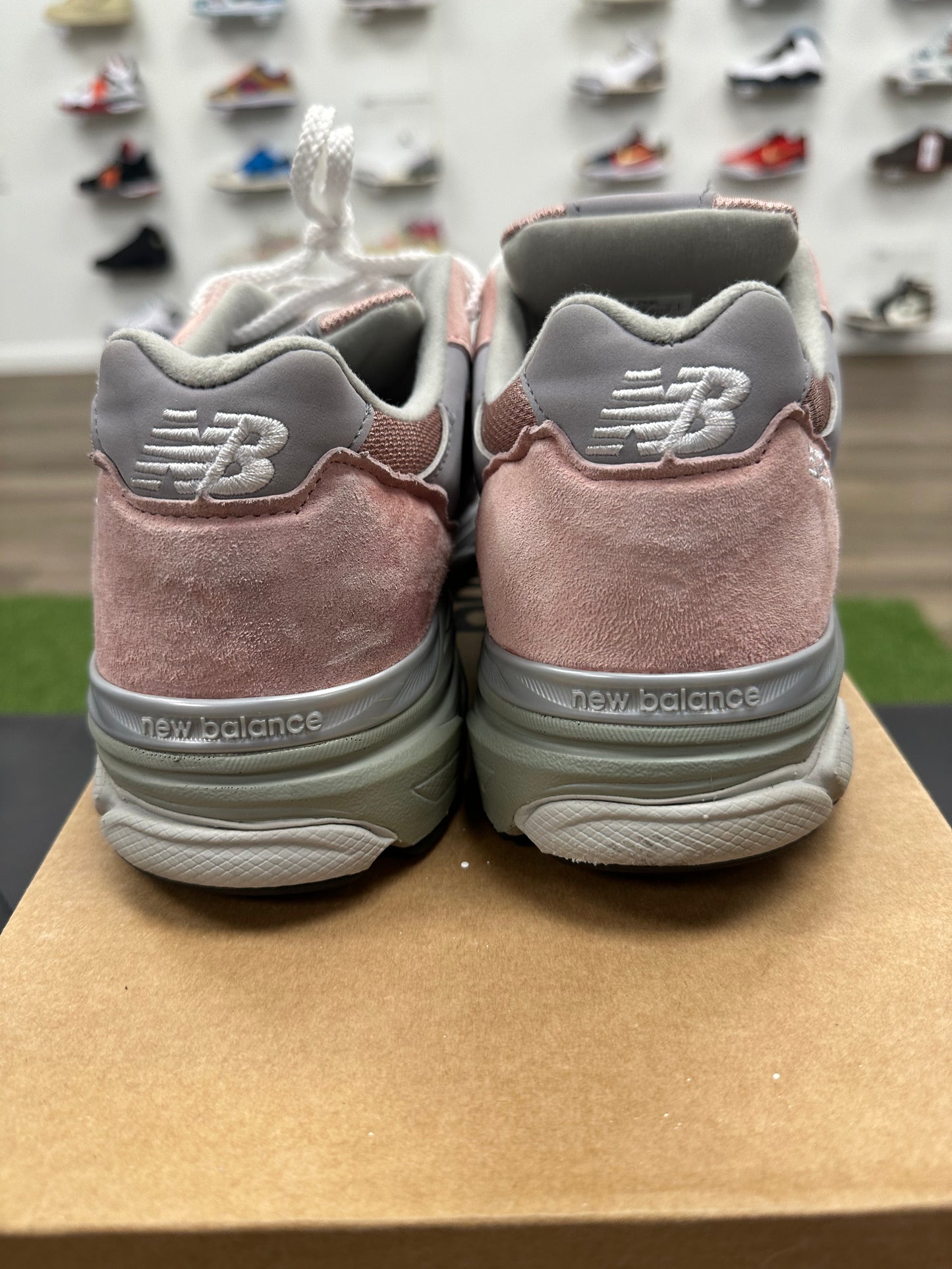 New Balance 920 MiUK Pink Grey - Size 10.5 (U)