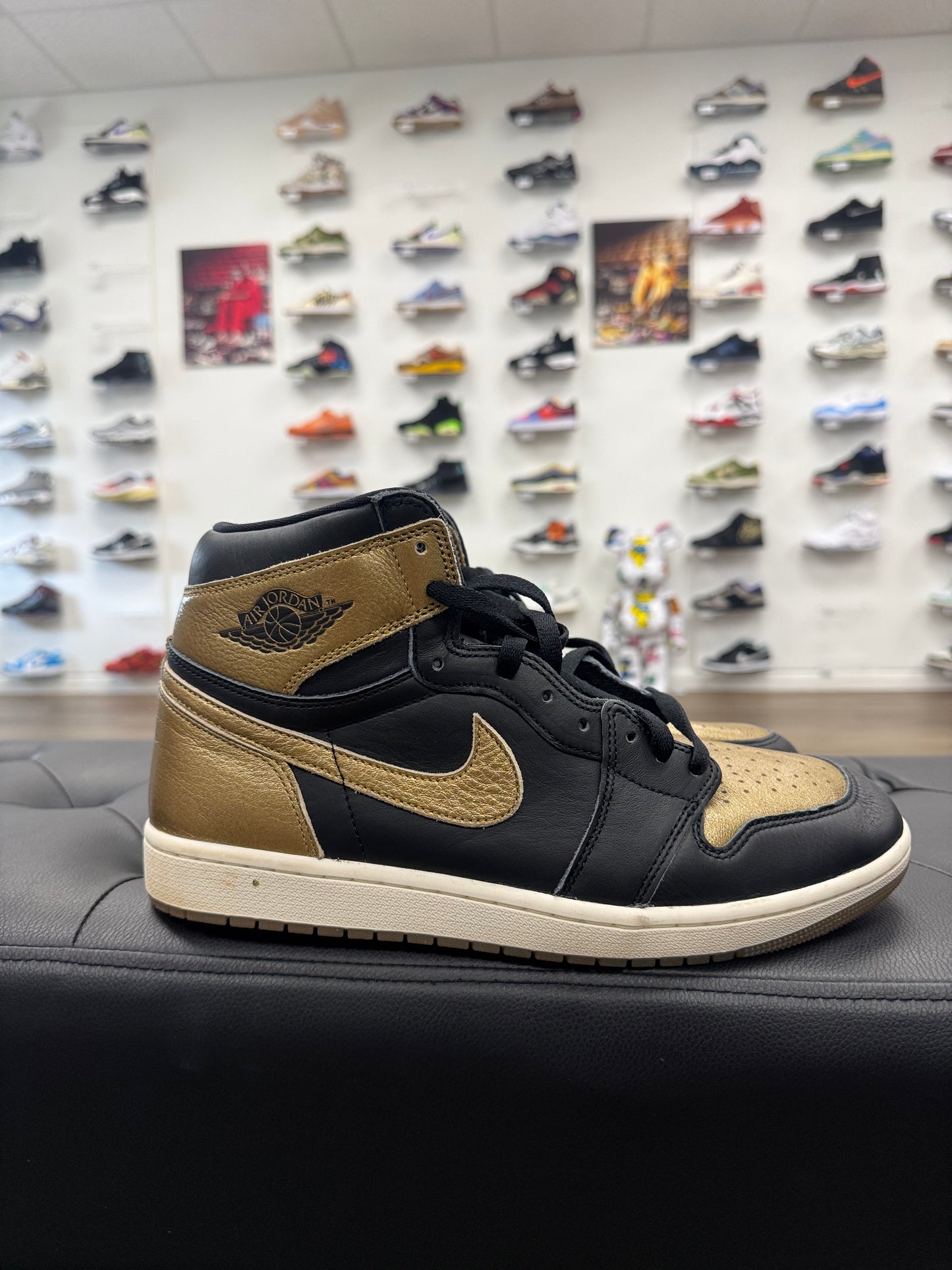 Jordan 1 Retro High OG Black Metallic Gold - Size 11 (U)