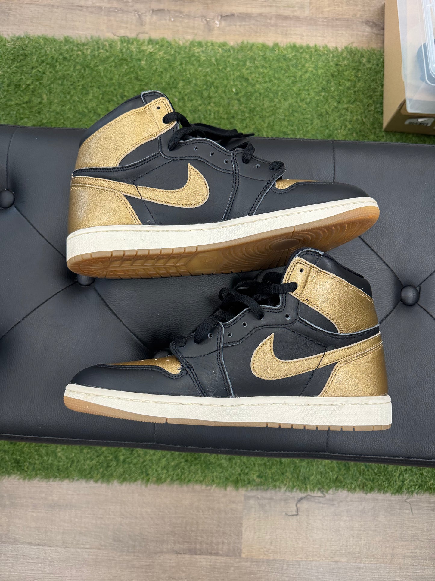 Jordan 1 Retro High OG Black Metallic Gold - Size 11 (U)
