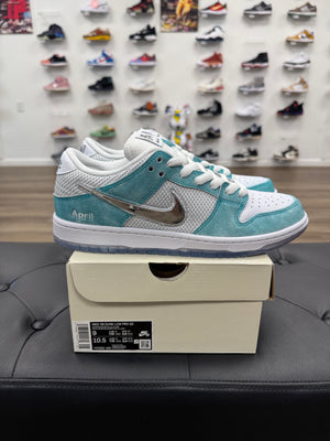 Nike SB Dunk Low April Skateboards - Size 9