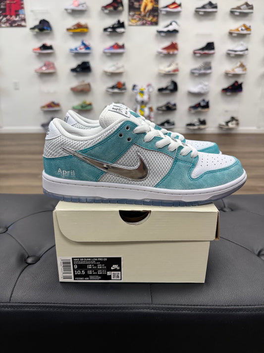 Nike SB Dunk Low April Skateboards - Size 9