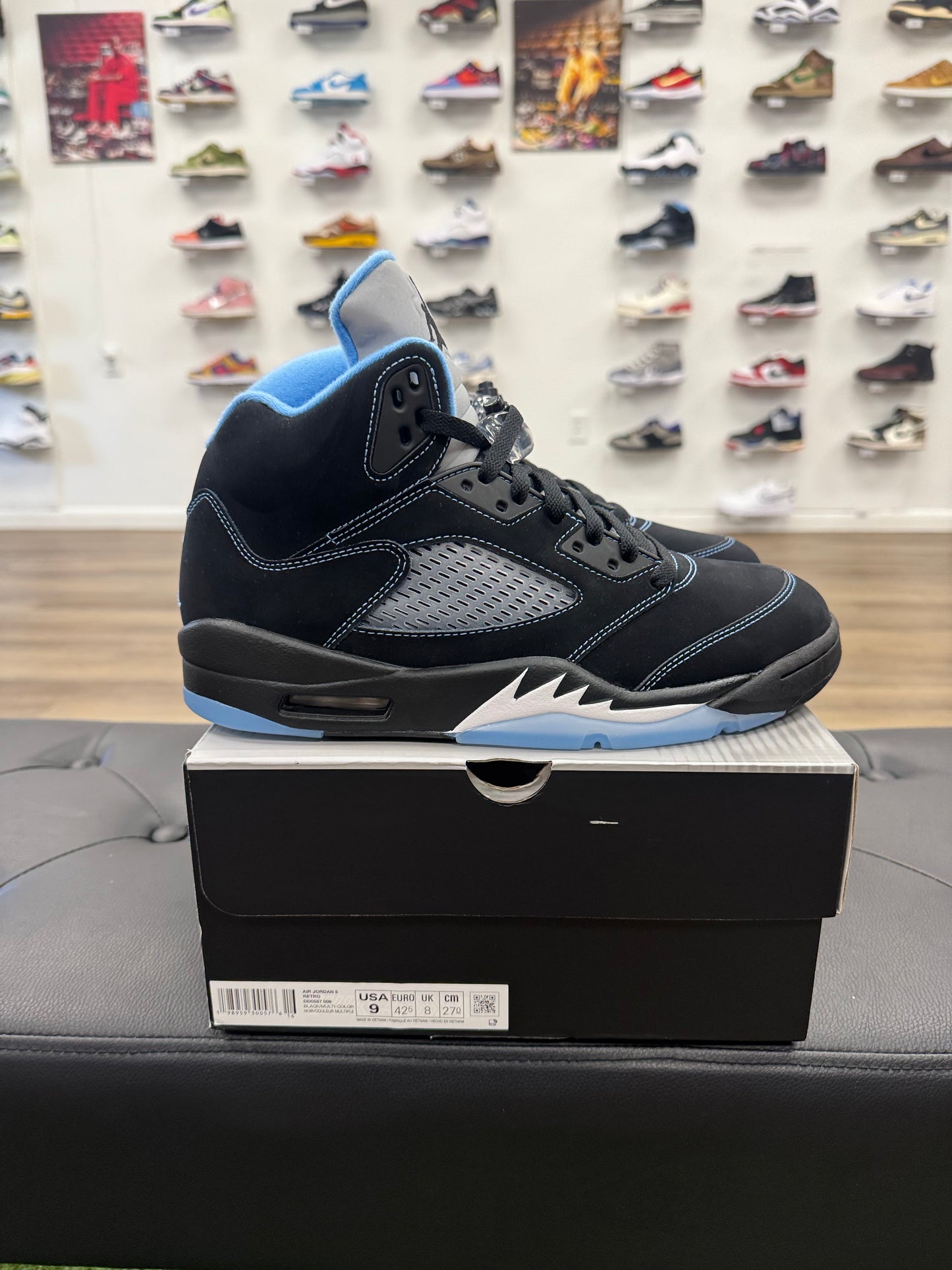 Jordan 5 Retro Black University Blue (2026) - Size 9