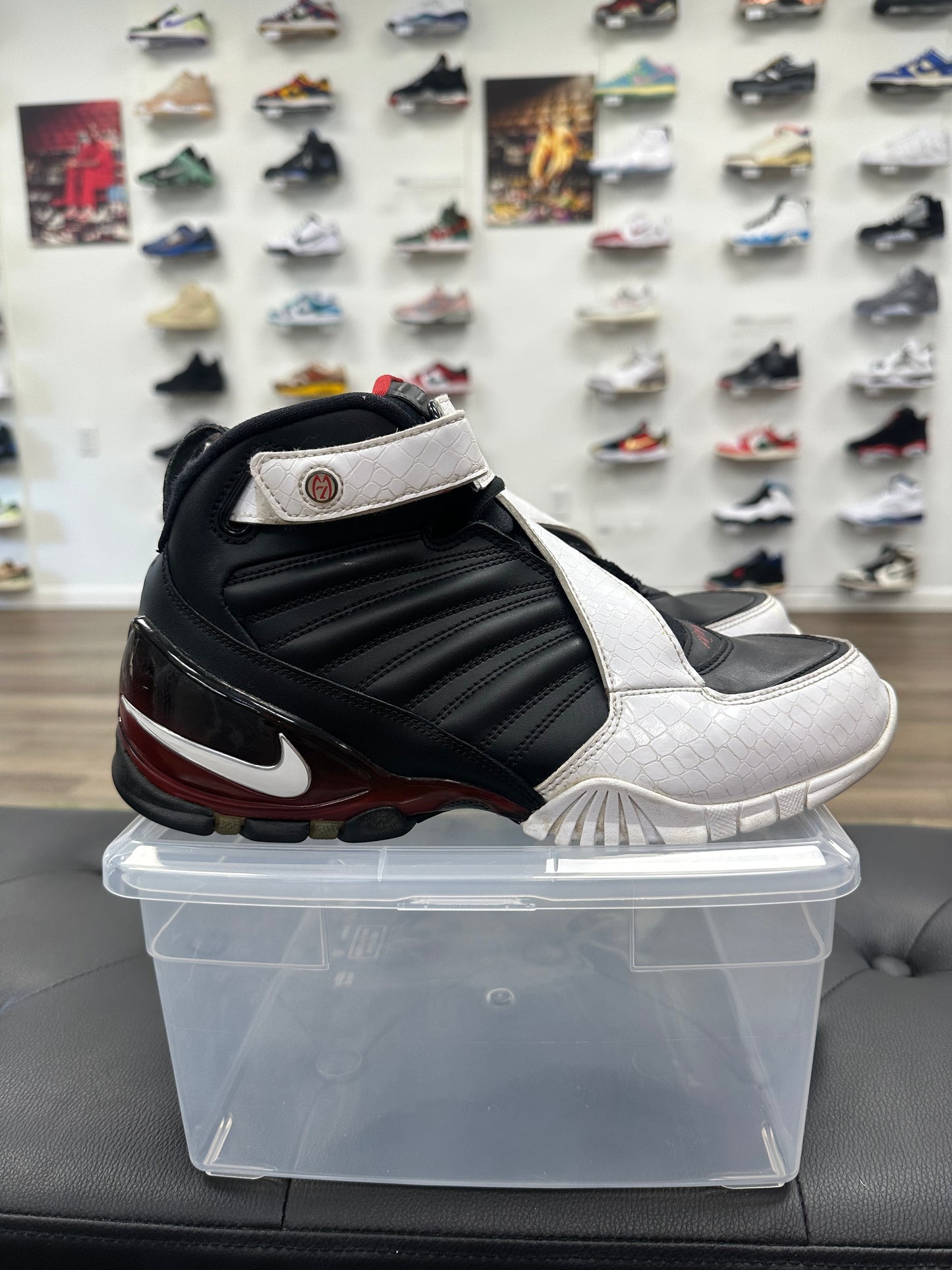 Nike Air Zoom Vick 3 Falcons Away (2016)-Size 9 (U)