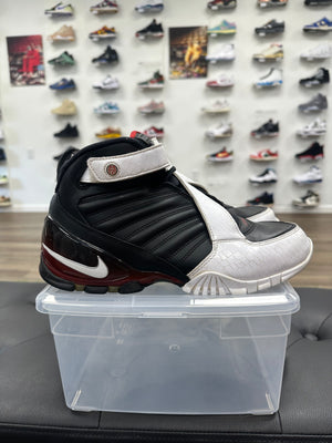 Nike Air Zoom Vick 3 Falcons Away (2016)-Size 9 (U)