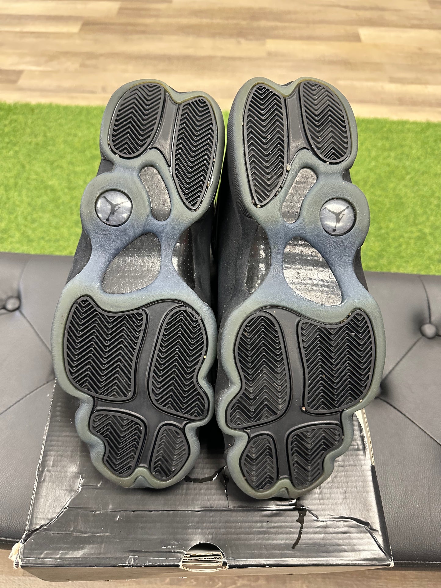 Jordan 13 Retro Cap and Gown - Size 12.5 (U)