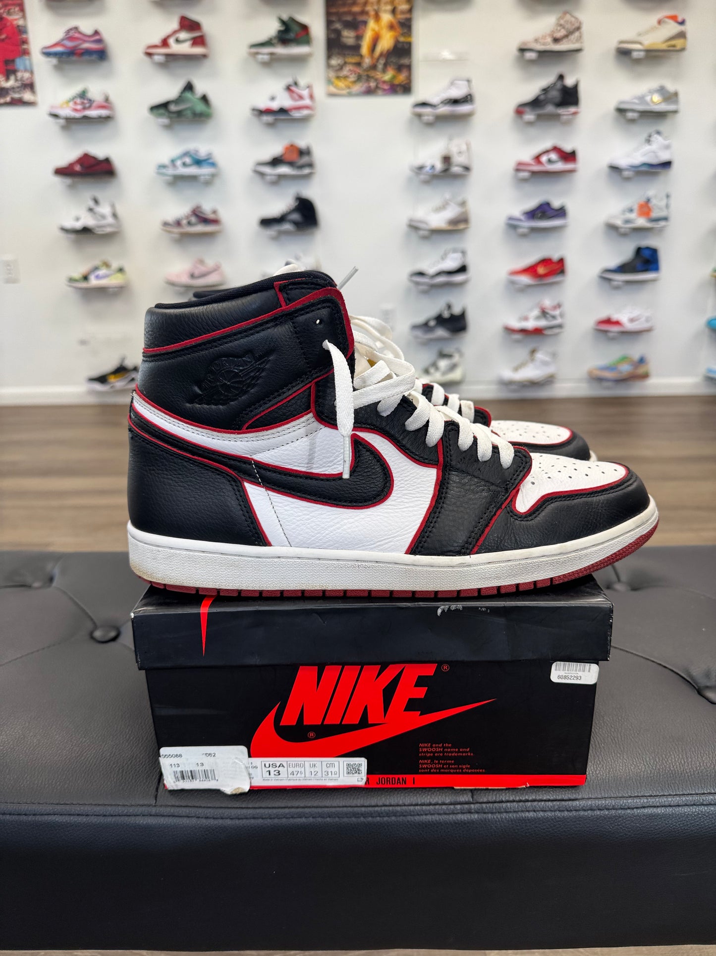 Jordan 1 Retro High Bloodline - Mens (U13)