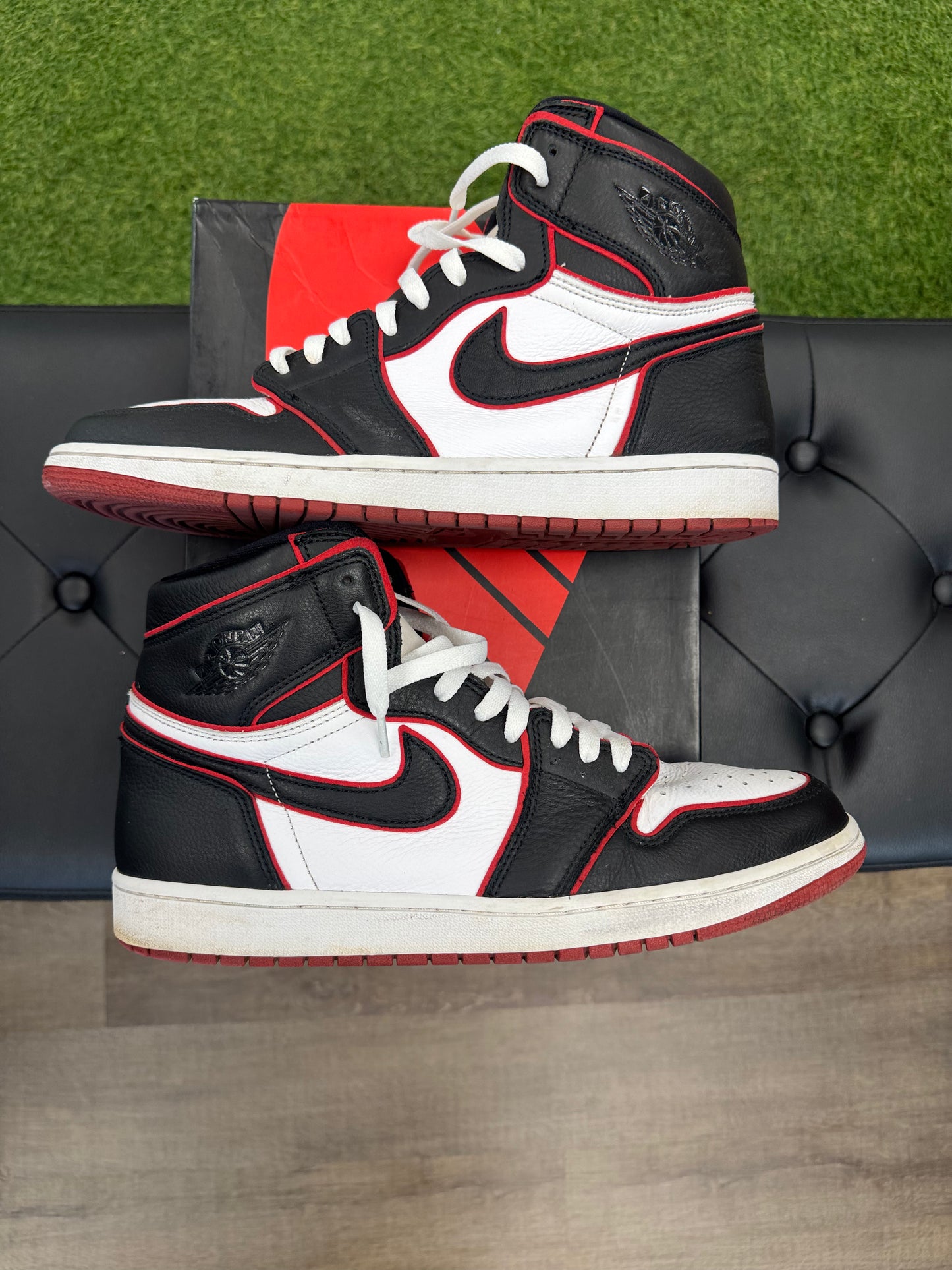 Jordan 1 Retro High Bloodline - Mens (U13)