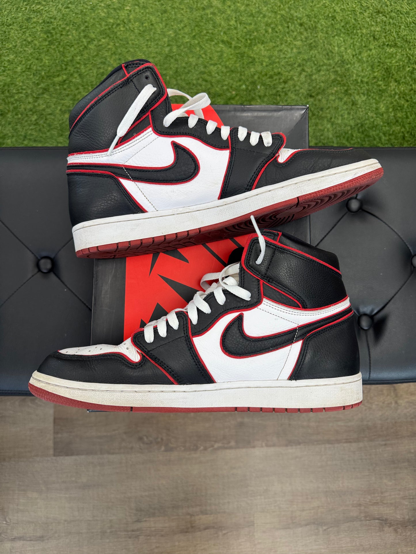 Jordan 1 Retro High Bloodline - Mens (U13)