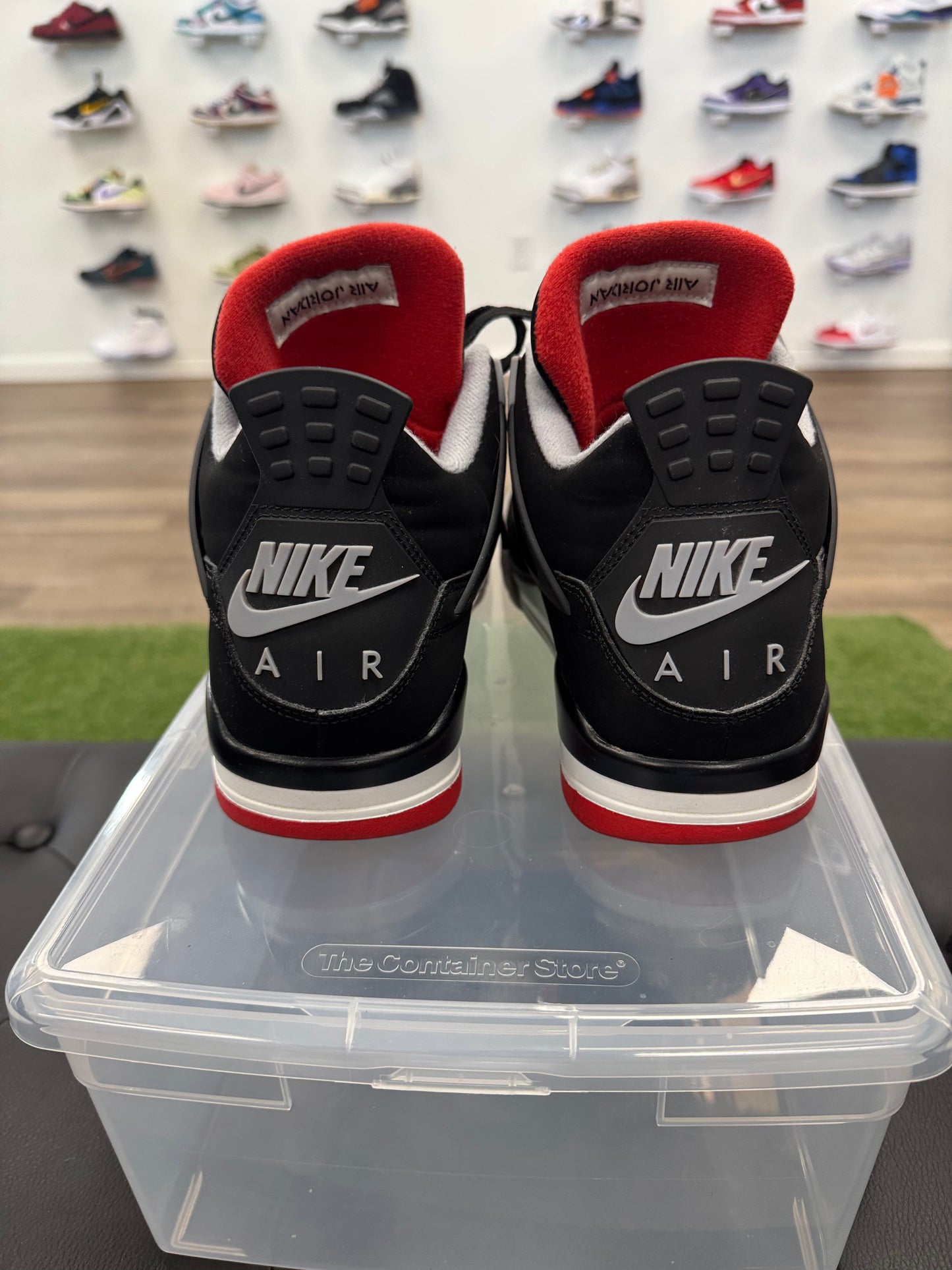 Jordan 4 Retro Bred (2019)- Mens (U10.5)