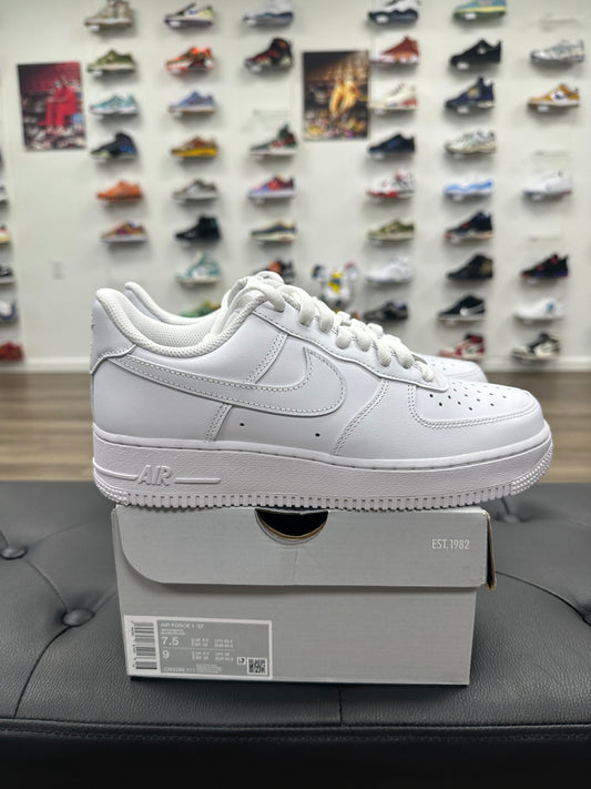 Nike Air Force 1 Low '07 White - Size 7.5