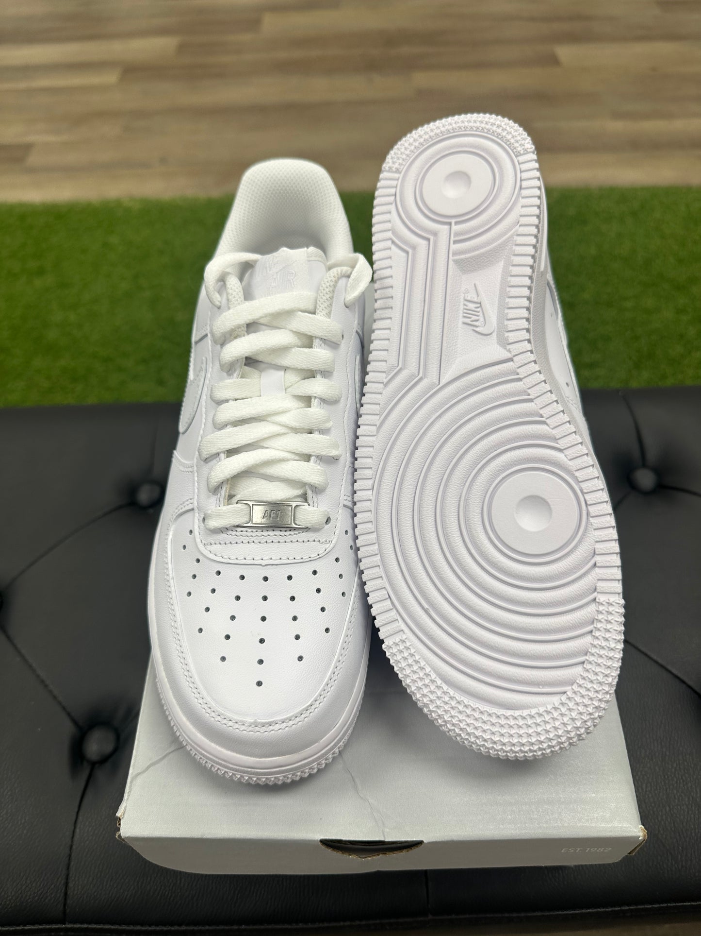 Nike Air Force 1 Low '07 White - Size 7.5