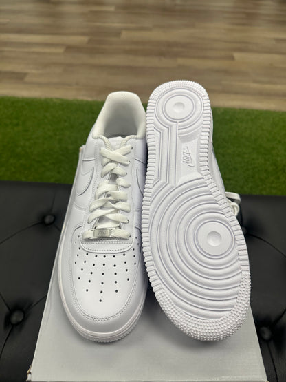 Nike Air Force 1 Low '07 White - Size 10