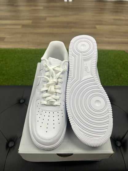 Nike Air Force 1 Low '07 White - Size 11