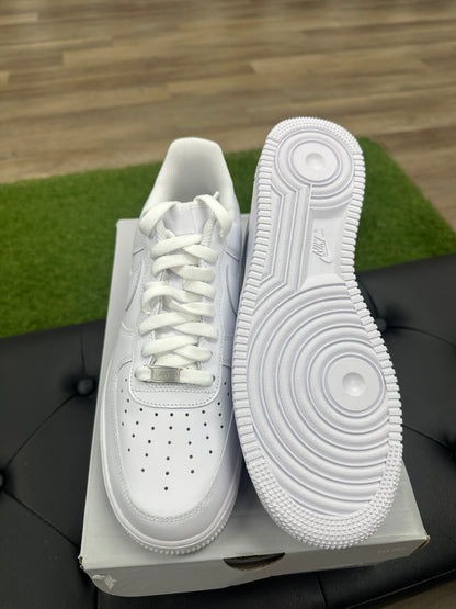 Nike Air Force 1 Low '07 White - Size 11 (N2)