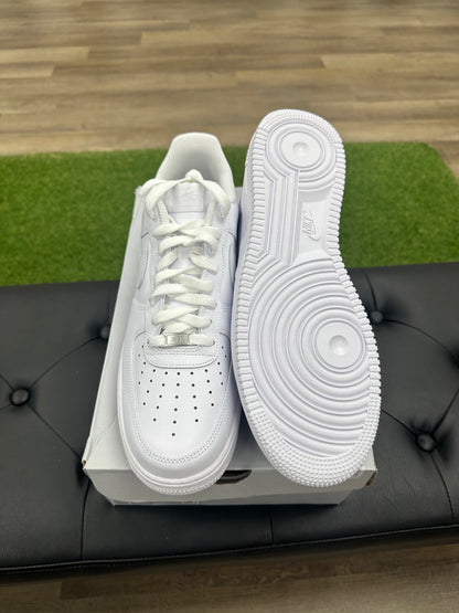 Nike Air Force 1 Low '07 White - Size 12